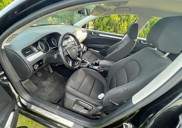 Skoda Superb cena 37900 przebieg: 369000, rok produkcji 2015 z Wieliczka małe 191